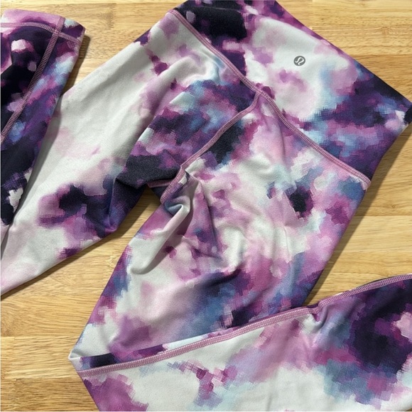 Lululemon Wunder under high times blooming pixie 7/8 length size 4 - Picture 3 of 4